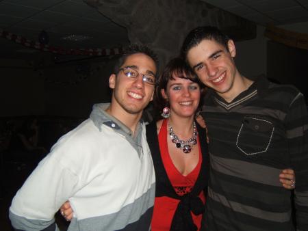 Ang�lique entour�e d'Appelous !