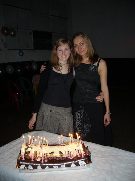 Les 18 ans... de nos deux blondes ador�es ! :)
